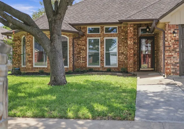 Photo 3 of Single family home for sale at 6036 Sundown Dr, Watauga, TX 76148 | MLS# 21401430 | Listing updated on 2026-10-03