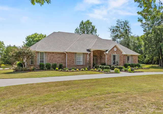 Photo 3 of Single family home for sale at 1 Bluebonnet Trl, Greenville, TX 75402 | MLS# 21399719 | Listing updated on 2026-10-03