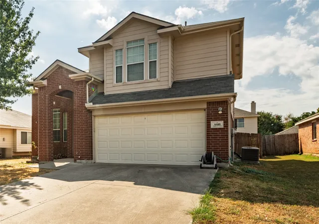 Photo 2 of Single family home for sale at 4413 Chaparral Crk Dr, Fort Worth, TX 76123 | MLS# 21402264 | Listing updated on 2026-10-03
