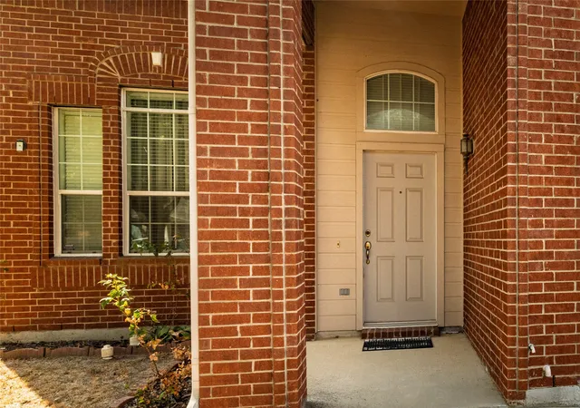 Photo 3 of Single family home for sale at 4413 Chaparral Crk Dr, Fort Worth, TX 76123 | MLS# 21402264 | Listing updated on 2026-10-03
