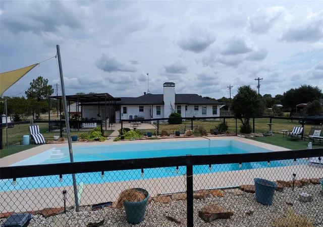 Photo 2 of Single family home for sale at 560 Harlan Rd, Seagoville, TX 75159 | MLS# 21402415 | Listing updated on 2026-10-05