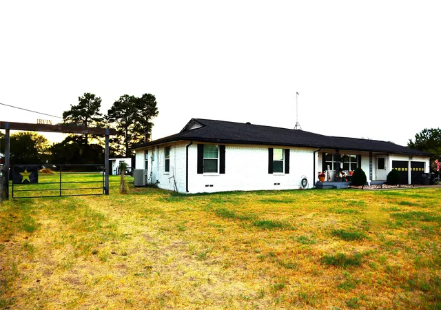 Photo 3 of Single family home for sale at 560 Harlan Rd, Seagoville, TX 75159 | MLS# 21402415 | Listing updated on 2026-10-05