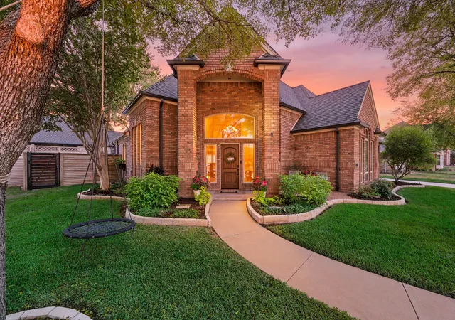 Photo 1 of Single family home for sale at 2736 Woodbridge Dr, Hurst, TX 76054 | MLS# 21401042 | Listing updated on 2026-10-03