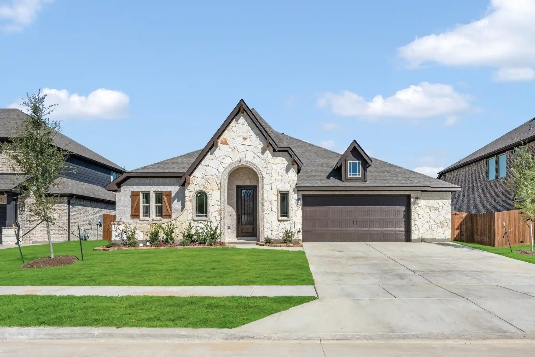 Photo 1 of Sale Pending at 409 Chestnut Ln, Glenn Heights, TX 75154 | MLS# 21402446 | Listing updated on 2026-10-28