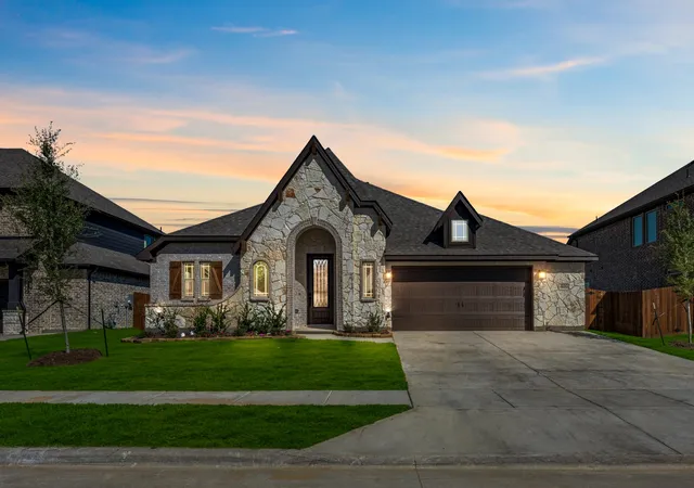 Photo 2 of Single family home for sale at 409 Chestnut Ln, Glenn Heights, TX 75154 | MLS# 21402446 | Listing updated on 2026-10-08