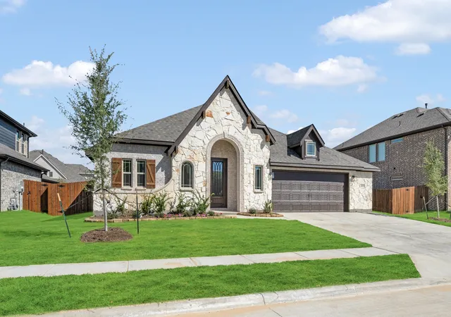 Photo 3 of Single family home for sale at 409 Chestnut Ln, Glenn Heights, TX 75154 | MLS# 21402446 | Listing updated on 2026-10-08