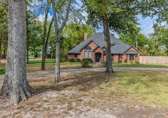 Photo 3 of Single family home for sale at 101 Briarwood St, Sulphur Springs, TX 75482 | MLS# 21400266 | Listing updated on 2026-10-03