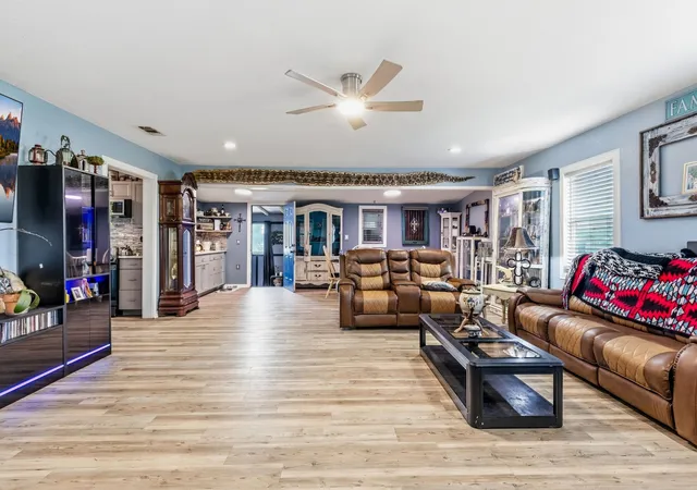 Photo 3 of Single family home for sale at 248 Rs County Rd 3060, Emory, TX 75440 | MLS# 21402462 | Listing updated on 2026-10-03