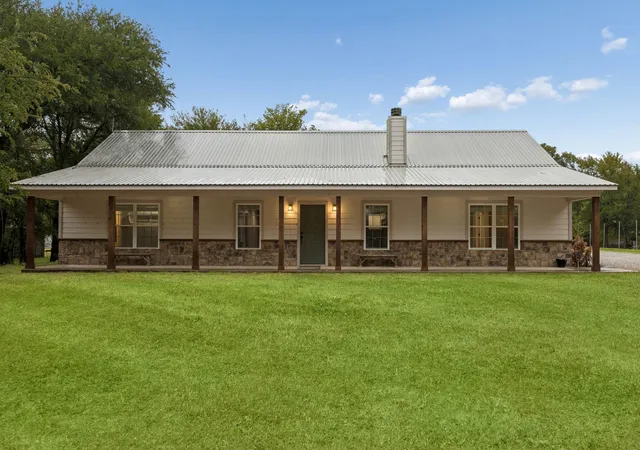 Photo 1 of Single family home for sale at 1382 Rogers Rd, Newark, TX 76071 | MLS# 21402244 | Listing updated on 2026-10-03