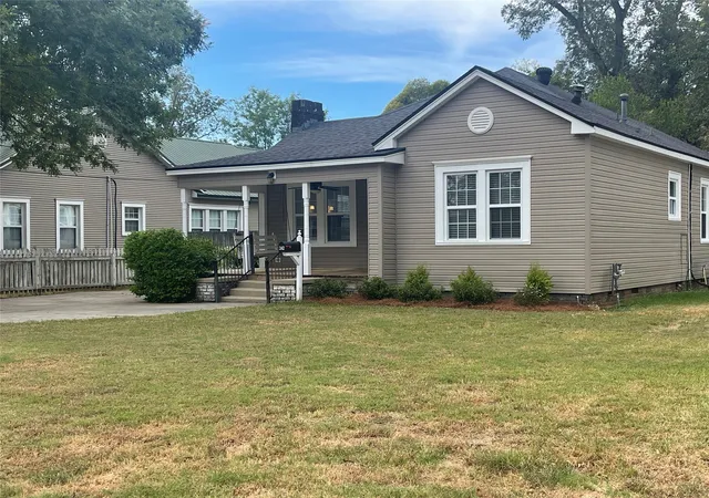 Photo 2 of Single family home for sale at 242 Preston Ave, Shreveport, LA 71105 | MLS# 21401148 | Listing updated on 2026-10-27
