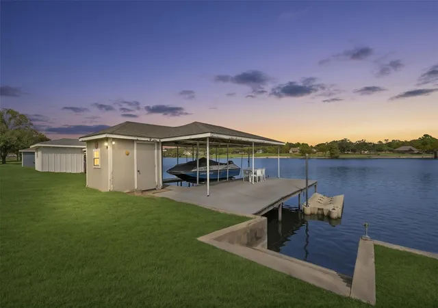 Photo 3 of Single family home for sale at 1227 Kiowa Dr W, Gainesville, TX 76240 | MLS# 21401712 | Listing updated on 2026-10-04