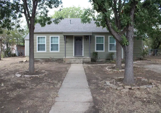 Photo 1 of Single family home for sale at 1021 Santa Clara Dr, Brownwood, TX 76801 | MLS# 21402232 | Listing updated on 2026-10-09