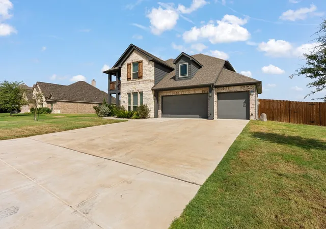 Photo 2 of Single family home for sale at 12516 Panther Crk Dr, Godley, TX 76044 | MLS# 21401439 | Listing updated on 2026-10-03