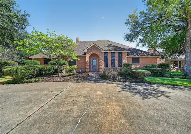 Photo 2 of Single family home for sale at 206 Harris Dr, Sunnyvale, TX 75182 | MLS# 21401701 | Listing updated on 2026-10-28