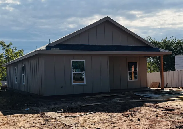 Photo 2 of Single family home for sale at 1349 Pecan St, Abilene, TX 79602 | MLS# 21398787 | Listing updated on 2026-10-03