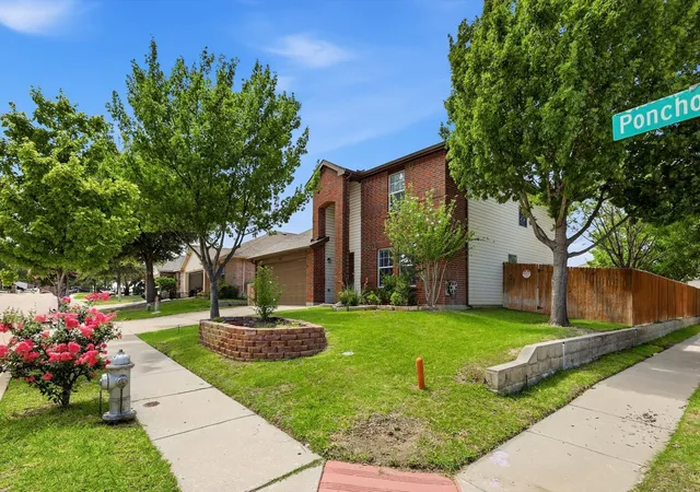 Photo 2 of Single family home for sale at 800 Poncho Ln, Haslet, TX 76052 | MLS# 21370020 | Listing updated on 2026-10-06