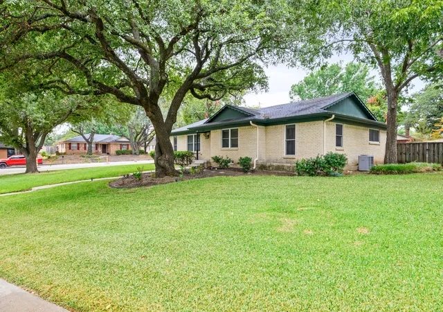Photo 3 of Single family home for sale at 2630 Briarcove Dr, Plano, TX 75074 | MLS# 21400577 | Listing updated on 2026-10-06