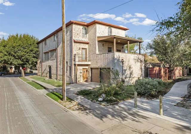 Single family home for sale at 5100 Mission Ave #5100B, Dallas, TX 75206 | MLS# 21383955