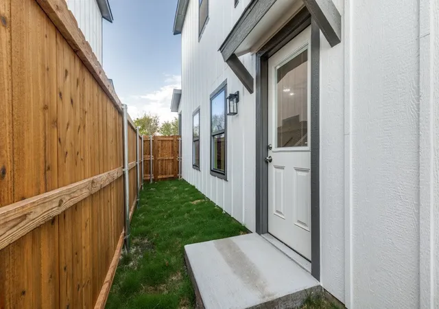 Photo 23 of Townhouse for sale at 1632/1634 Bessie St, Fort Worth, TX 76104 | MLS# 21402572 | Listing updated on 2026-10-09