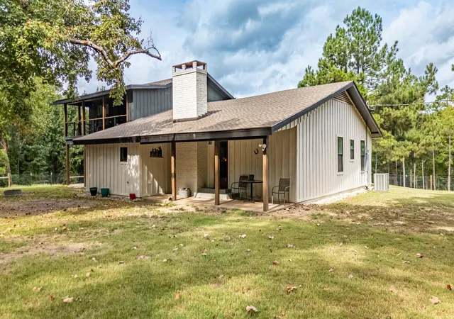 Photo 3 of Single family home for sale at 6411 Fm 23 W, Rusk, TX 75785 | MLS# 21402668 | Listing updated on 2026-10-03