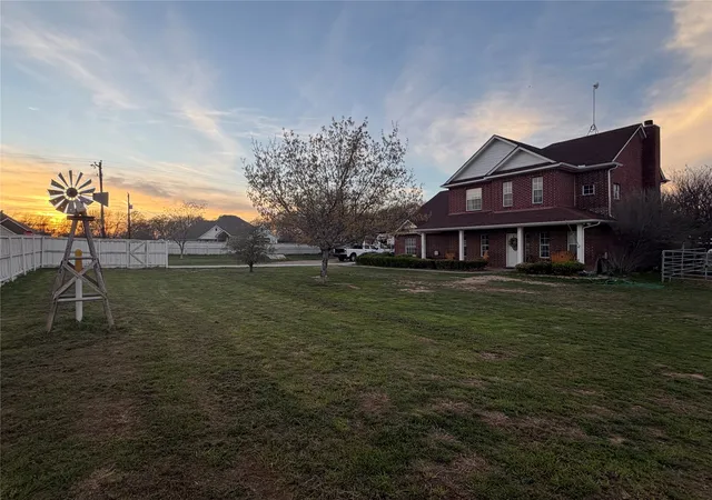 Photo 2 of Single family home for sale at 103 Tusk Ct, Weatherford, TX 76085 | MLS# 21399811 | Listing updated on 2026-10-05