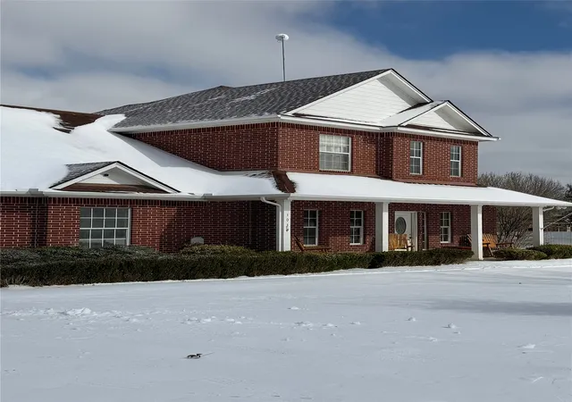 Photo 3 of Single family home for sale at 103 Tusk Ct, Weatherford, TX 76085 | MLS# 21399811 | Listing updated on 2026-10-05