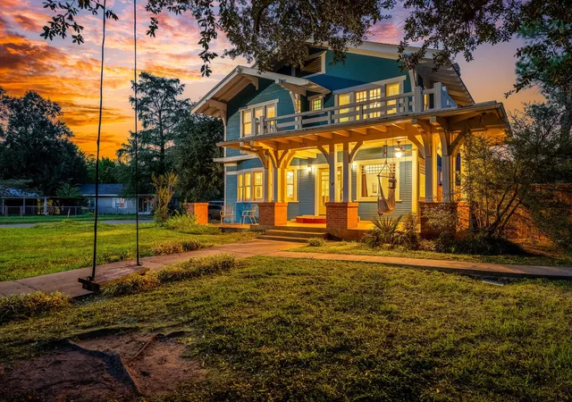 Photo 1 of Single family home for sale at 501 E Cobb St, Groesbeck, TX 76642 | MLS# 21396964 | Listing updated on 2026-10-08