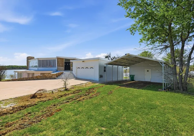 Photo 1 of Single family home for sale at 732 Blue Fathom Dr, Runaway Bay, TX 76426 | MLS# 21402686 | Listing updated on 2026-10-03