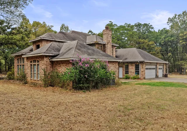 Photo 2 of Single family home for sale at 205 County Rd 1485, Mount Pleasant, TX 75455 | MLS# 21402269 | Listing updated on 2026-10-03