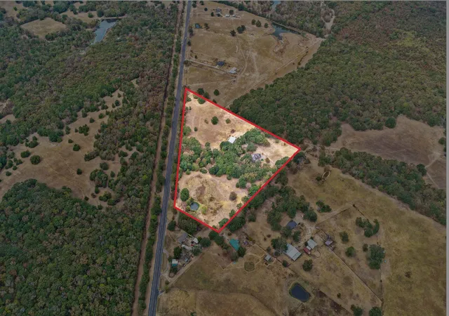 Photo 37 of Single family home for sale at 205 County Rd 1485, Mount Pleasant, TX 75455 | MLS# 21402269 | Listing updated on 2026-10-03