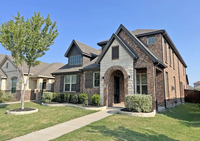 Photo 2 of Single family home for sale at 1117 Milfoil Dr, Justin, TX 76247 | MLS# 21401335 | Listing updated on 2026-10-03