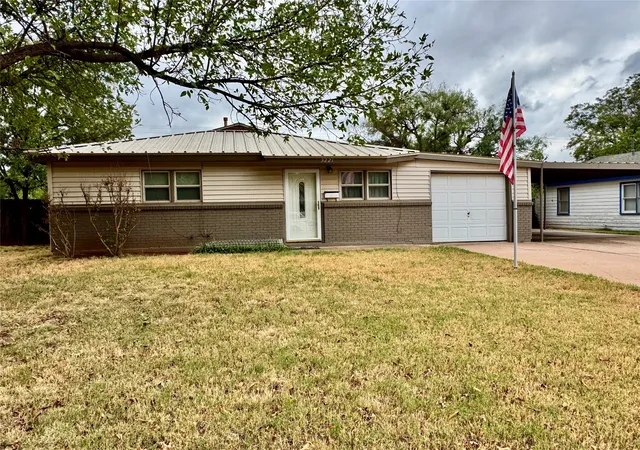 Photo 1 of Single family home for sale at 3221 Ivy Ln, Abilene, TX 79603 | MLS# 21402707 | Listing updated on 2026-10-07