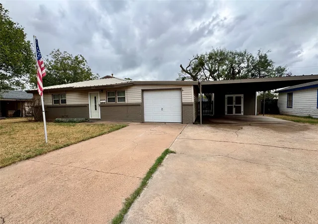 Photo 3 of Single family home for sale at 3221 Ivy Ln, Abilene, TX 79603 | MLS# 21402707 | Listing updated on 2026-10-07