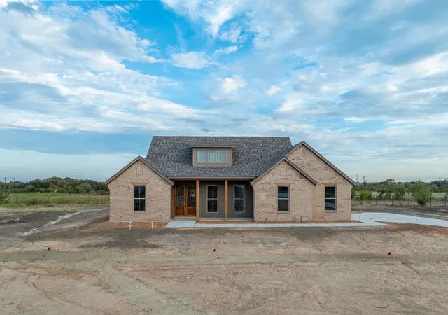 Photo 3 of Single family home for sale at 1028 Don Eve Ct, Azle, TX 76020 | MLS# 21402705 | Listing updated on 2026-10-03
