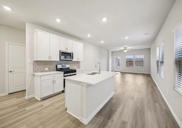 Photo 2 of Single family home for sale at 2113 Rannoch St, Sherman, TX 75092 | MLS# 21400210 | Listing updated on 2026-10-08