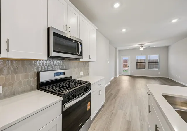 Photo 4 of Single family home for sale at 2113 Rannoch St, Sherman, TX 75092 | MLS# 21400210 | Listing updated on 2026-10-08