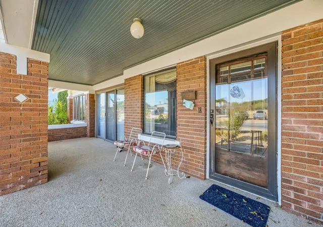 Photo 3 of Single family home for sale at 924 4th Street, Graham, TX 76450 | MLS# 21399436 | Listing updated on 2026-10-03