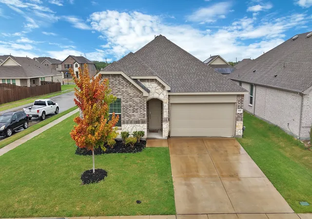 Photo 2 of Single family home for sale at 605 Freed Dr, Rockwall, TX 75087 | MLS# 21398279 | Listing updated on 2026-10-05