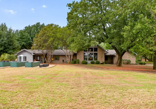 Photo 1 of Single family home for sale at 9920 County Rd 603, Burleson, TX 76028 | MLS# 21402671 | Listing updated on 2026-10-03