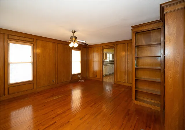 Photo 4 of Single family home for sale at 6735 Woodard Ave, Dallas, TX 75227 | MLS# 21402386 | Listing updated on 2026-10-03