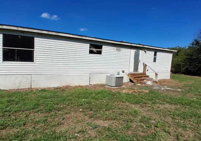 Photo 2 of Manufactured home for sale at 306 South St, Teague, TX 75860 | MLS# 21394321 | Listing updated on 2026-10-03
