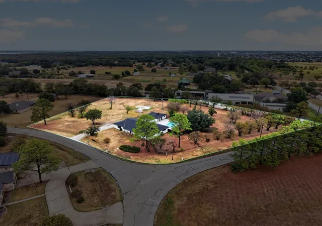 Photo 1 of Single family home for sale at 600 Lakeshore Blvd, Little Elm, TX 75068 | MLS# 21401986 | Listing updated on 2026-10-10
