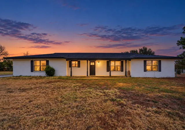 Photo 2 of Single family home for sale at 600 Lakeshore Blvd, Little Elm, TX 75068 | MLS# 21401986 | Listing updated on 2026-10-10