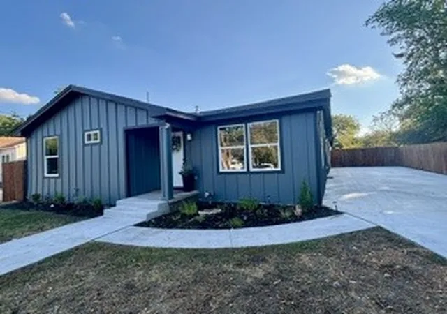 Photo 1 of Single family home for sale at 1413 Holly Vista St, Waco, TX 76711 | MLS# 21401774 | Listing updated on 2026-10-10