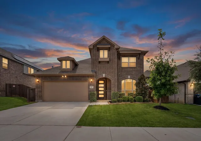 Single family home for sale at 637 Ridgewater Trl, Fort Worth, TX 76131 | MLS# 21401791