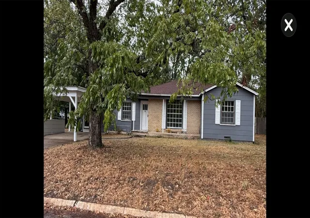Single family home for sale at 711 Saint Thomas Dr, Athens, TX 75751 | MLS# 21402800