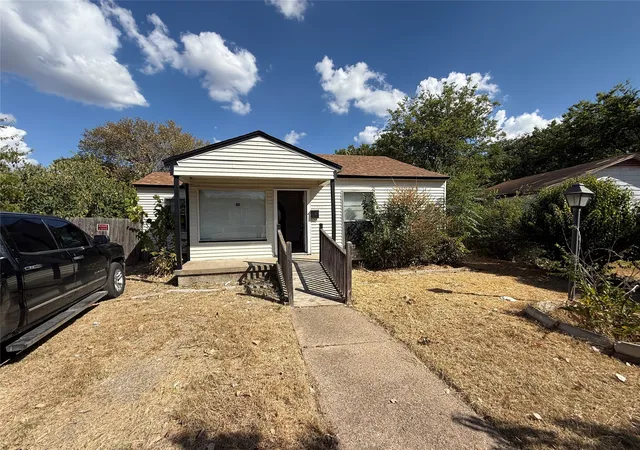 Photo 1 of Single family home for sale at 2952 Bardwell Ave, Dallas, TX 75216 | MLS# 21389530 | Listing updated on 2026-10-04