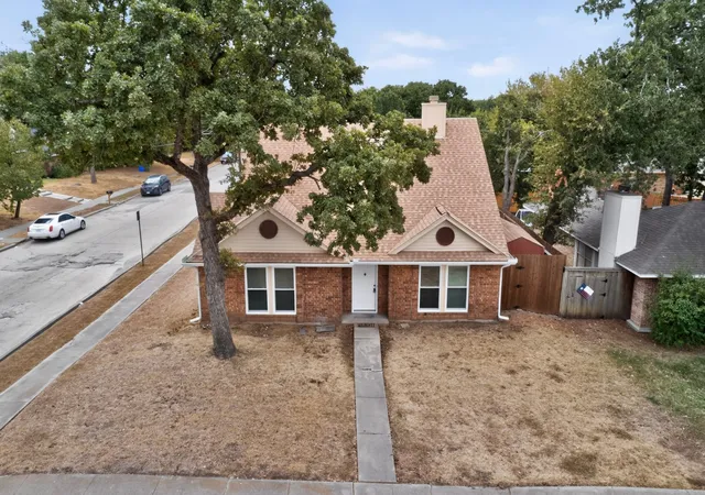 Photo 3 of Single family home for sale at 11820 Amberly Ln, Balch Springs, TX 75180 | MLS# 21402755 | Listing updated on 2026-10-08