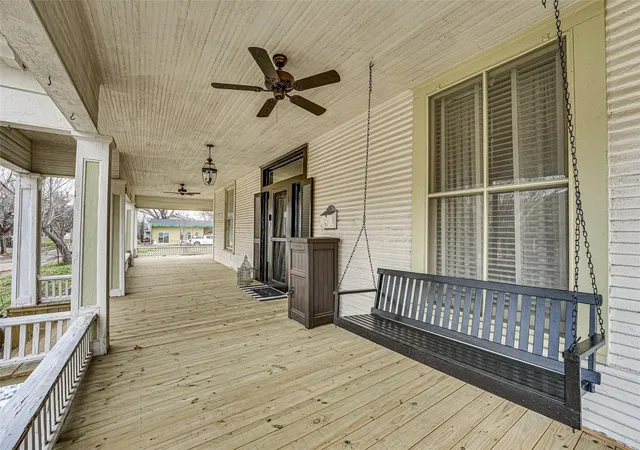 Photo 2 of Single family home for sale at 1515 Caddo St, Commerce, TX 75428 | MLS# 21402827 | Listing updated on 2026-10-04