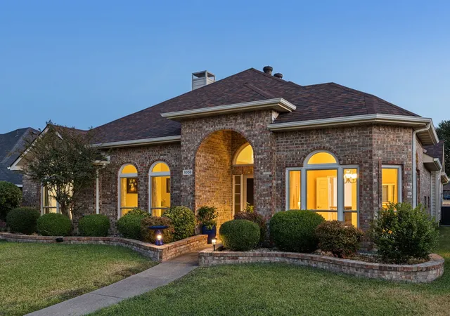 Photo 1 of Single family home for sale at 1008 E Grubb Dr, Mesquite, TX 75149 | MLS# 21401168 | Listing updated on 2026-10-04